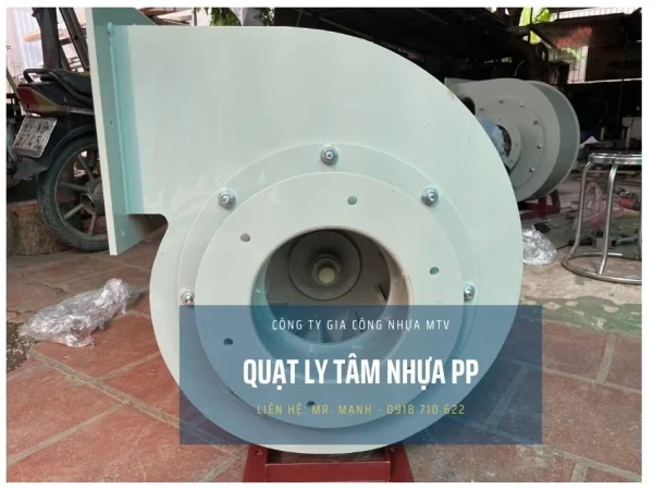 Quạt ly tâm nhựa PP 5.5kw trong xử lý khí thải hơi axit