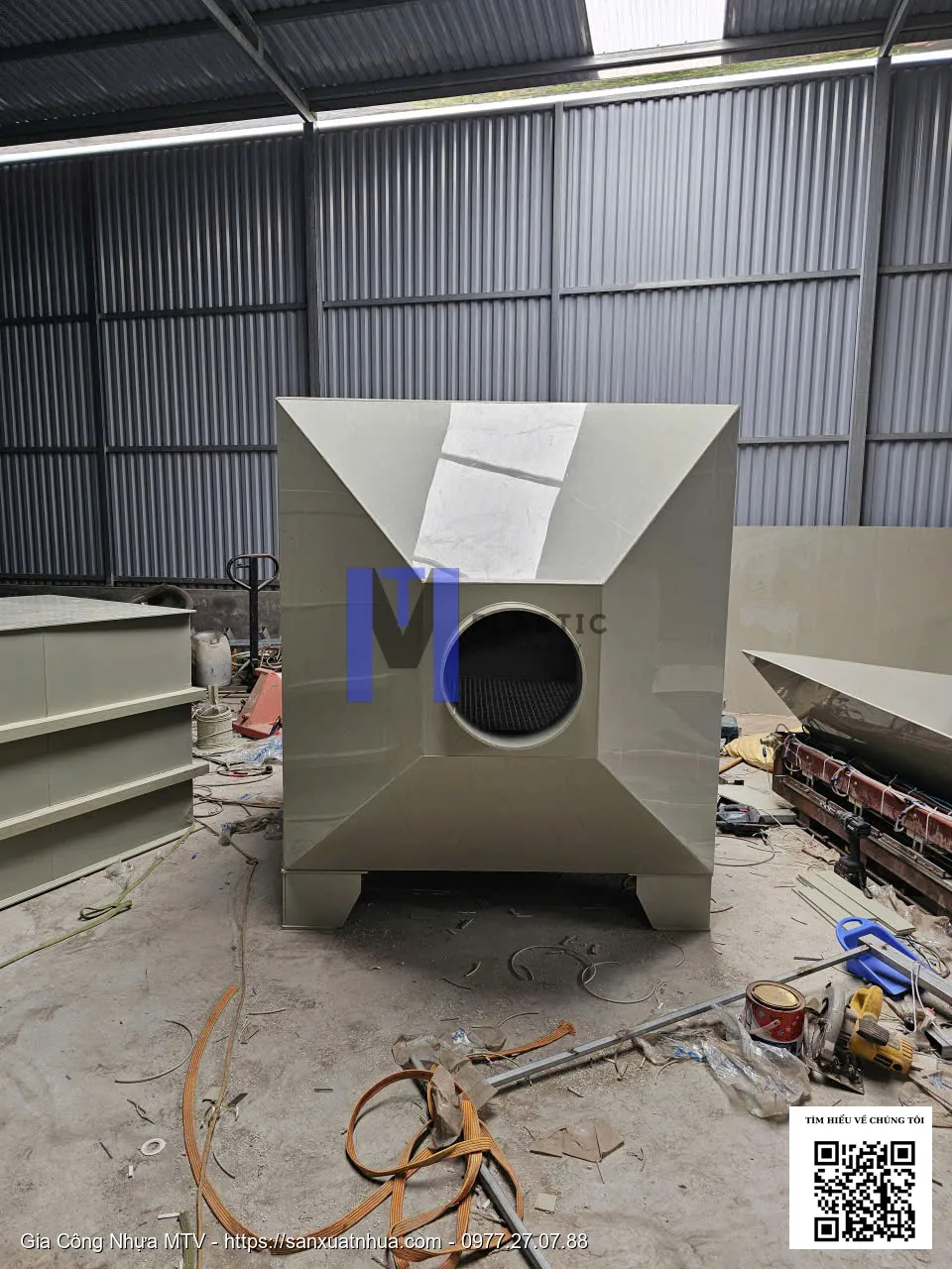 Tháp hấp phụ than hoạt tính sử dụng nhựa PP và ống nhựa PP